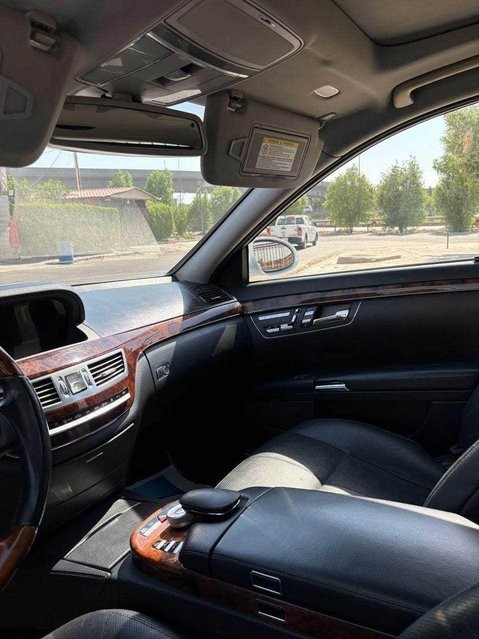 السلام عليكم للبيع او للمراوس حسب القناعة مارسيدس s350 سلايد خمس بيبان شفط بردة خلفية مقاعد تدفئ وتبريد وباقي المواصفات معروفة السيارة جاهزة وخير من الله تبريد وباتري جديد وتخم تاير جديد رايدها ب 180 ورقة تاج راسي ميعجبك المنشور  اعبرة انشاءالله اتحصل احسن منها مكاني بغداد حي الجامعة *********** بغداد, العراق
