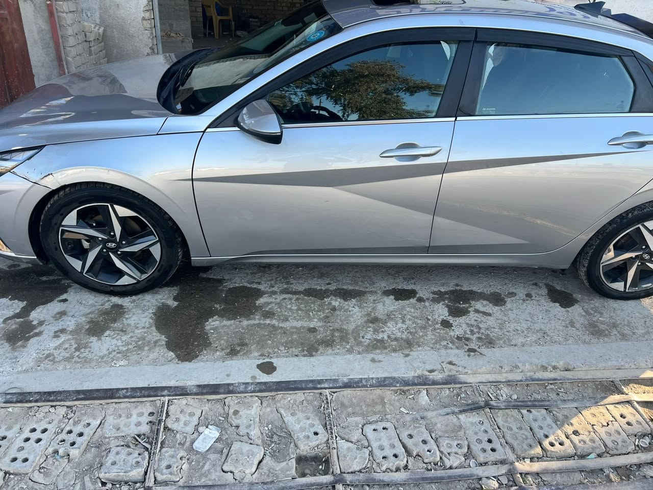 النترا 2021 بانزين
للبيع السياره فول مواصفات 
فتحه 
رادار
كشنات تدفئة
ماشيه ٨٥ الف كيلومتر
محرك 2.0 

وارد امريكي حادث امريكي دعاميه فقط
ونطخت عندي ببغداد فقط بارد بالجاملغ
بدون صبغ وبدون تبديل السياره
فقط بارد وموضحه بالصور
بيه ملاحظات بسيطه 

رقم اربيل تحويل
 📍مكاني بغداد العامرية

سعر 135$ ورقه 
وبيها مجال بسيط للشراي
مستعجل عالبيعه

واتساب
***********
