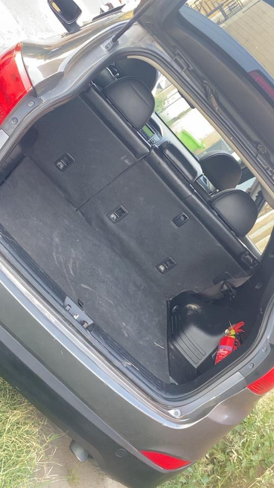 سلام عليكم ورحمة الله وبركاته 

لبيع توسان مديل 2014 
رقم بغداد الدولي 
موصفات 
1 - فتحت سقف 
2-كشنات تدفائه 
3_ كاميره 
4_تحكم ستيرن
5-تبريد قطعتين 
6_ كشنات جلد 
وبيه بعد موصفات 
العنون بغداد اليرموك 

الرقم *********** وتساب 
اتصال *********** 

ملاحضه غير متواجد ع الفيس 
السعر 127 $
