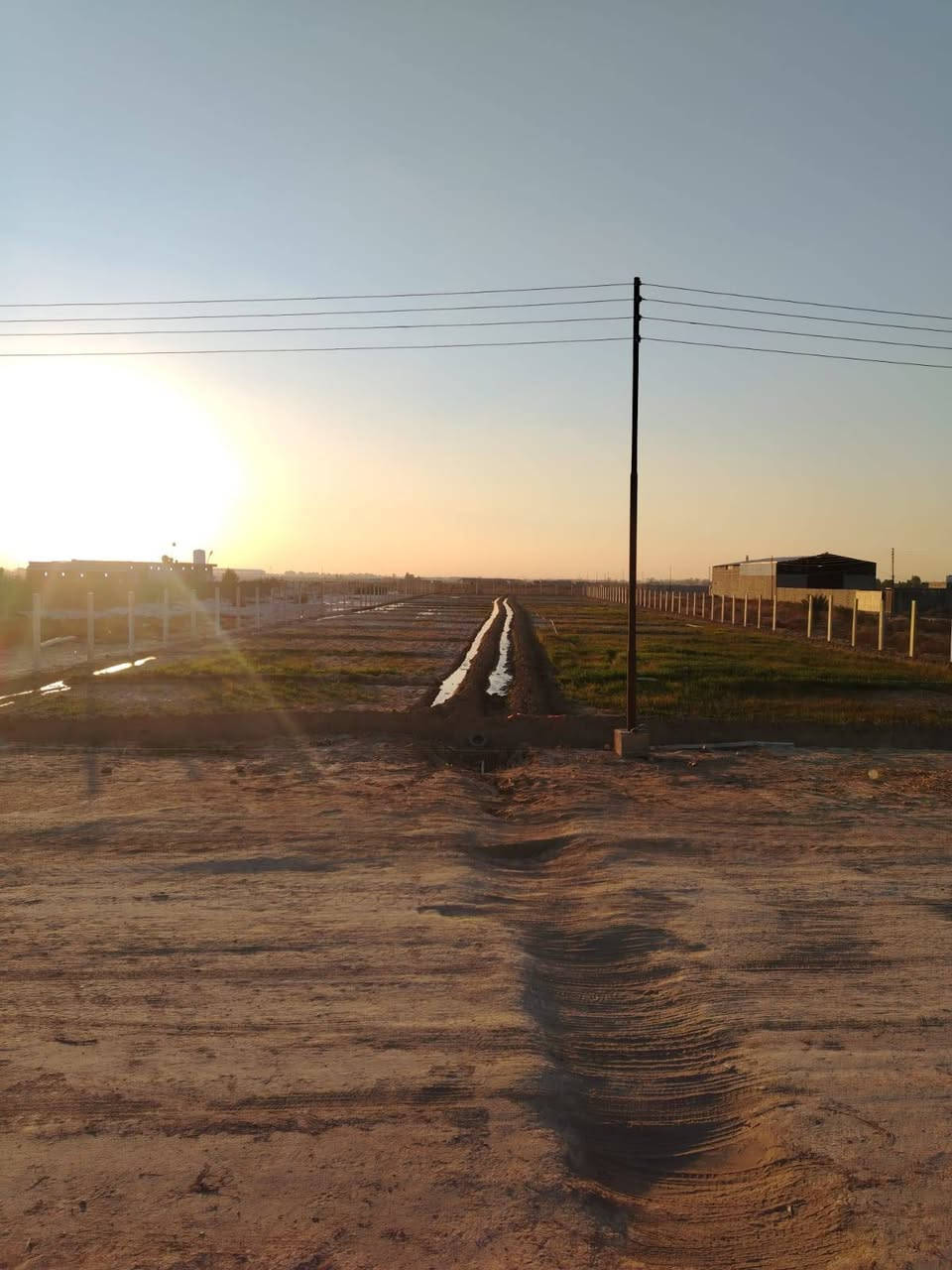 ٢ دونم بعد الجسر الفرنسي التفاصيل داخل المنشور الشراي ويحب يعرف السعر يتصل ***********@
