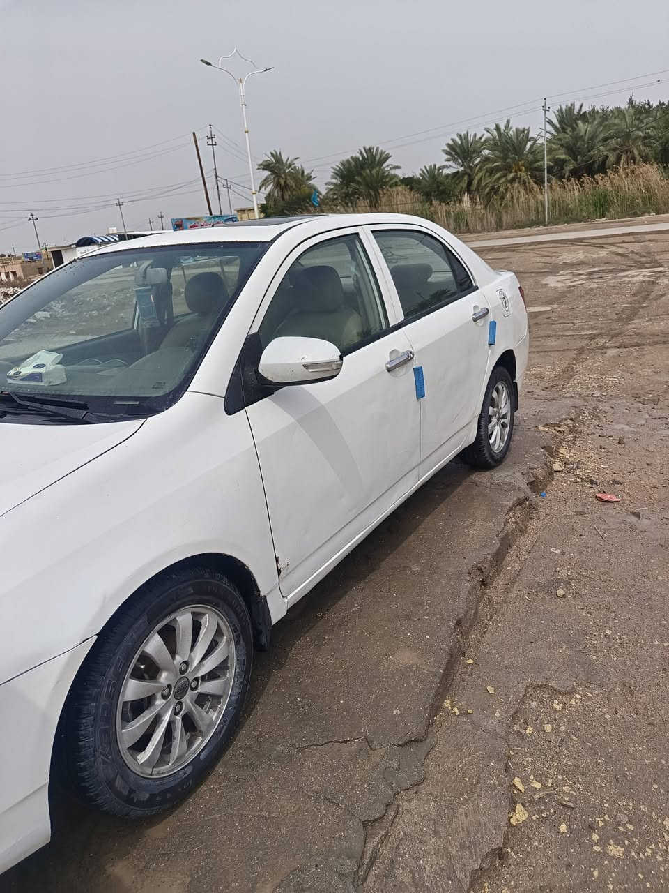 السلام عليكم بي واي دي موديل 15 خصوصي مكينه وكير نضيفات بيه خياس قليل كلش ب الجاملغ الخلفي وبيه صبغ بلباب دواخله نضيفه كشره نضيف حداديه 60 ب 100 السعر 40 وبيه مجال ‏‪0786 771 5457‬‏
