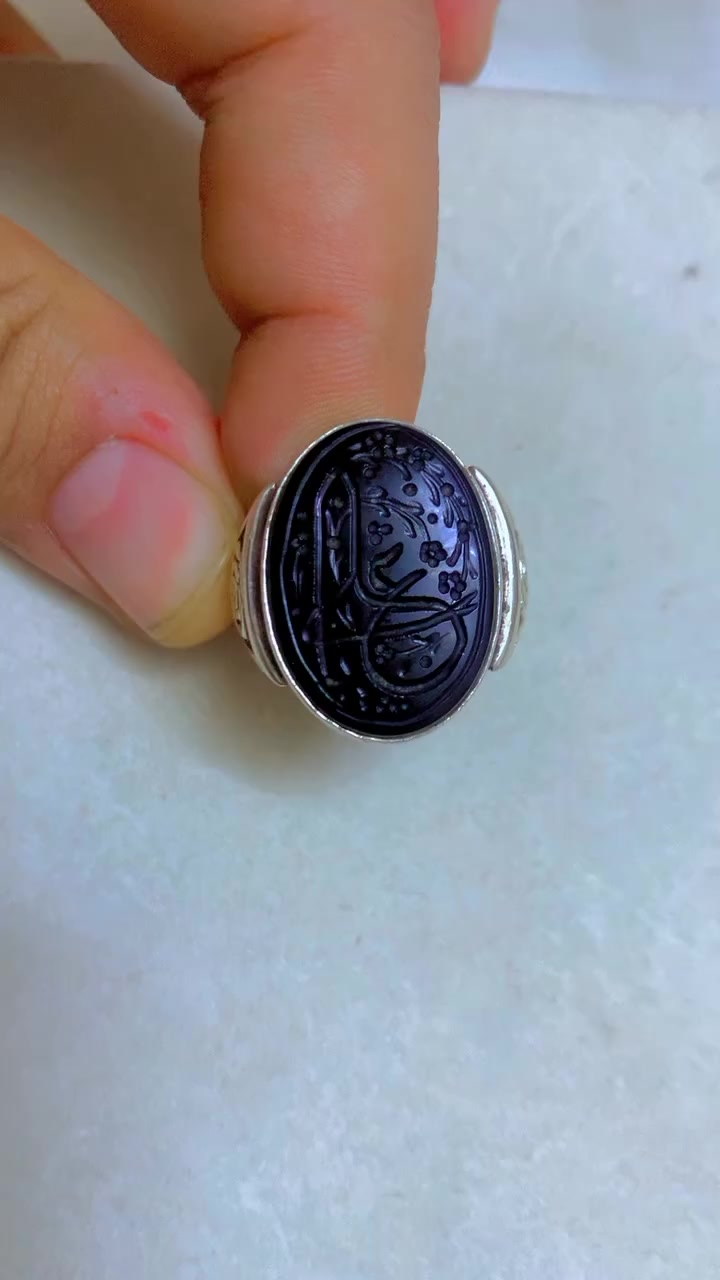 اللهم صلِ على محمد وآل بيت محمد❤️🌸
رمضان كريم ؏ـليكم احبتي 🌹🌹🌹
 
يماني اسود جامد تحفه من تحف الزمان حجم وصياغه يدويه مخطوط ياعلي نوادر للبيع المكان محافظة الناصريه


**إذا كنت صاحب هذا الإعلان وتريد حذفه لأي سبب، رجاءا أرسل رسالة إلى الدعم الفني**