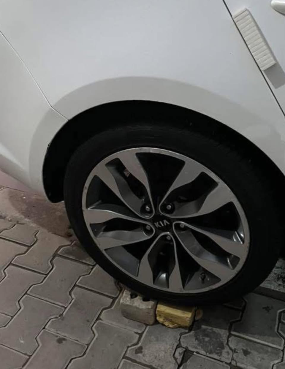 ويل كب 18 كروم حتى السبيسر نفسه تخم تاير مراوس بحجم 17 حسب القناعه والتفاق مكان النجف ***********
