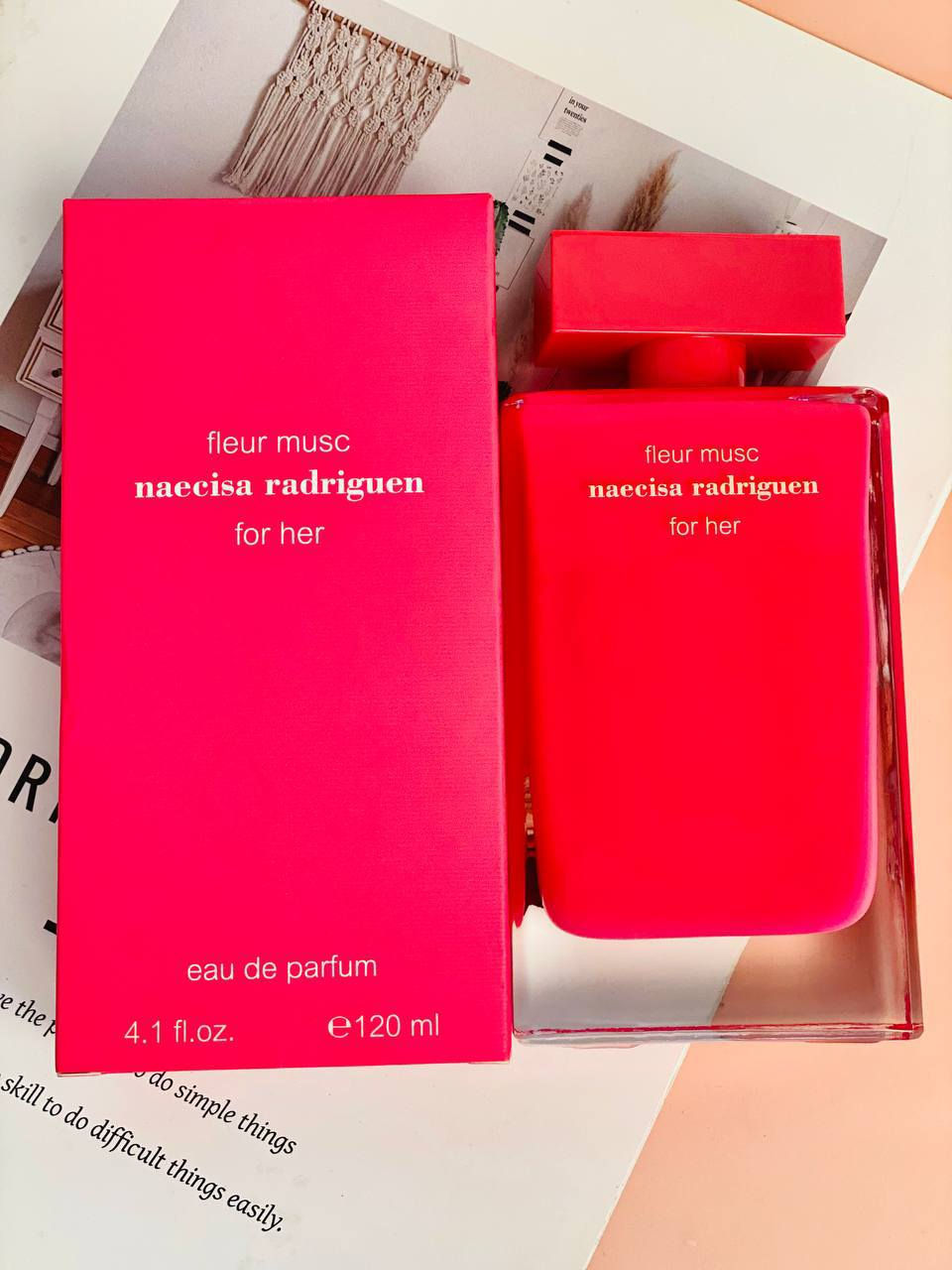 ... عطر فلور مسك من نارسيسو رودريغز 😍
... Narciso Rodriguez Fleur Musc for Her

... هير عطر نسائي راقي وأنيق، من العائلة الزهرية مع لمسات مسكية ☺️✨

... ورائحته ساحرة تضيف لمسات من الإثارة والإغراء، وعبيره فواح وقوي الثبات يمنحك الرقة والنعومة ويجعلك في كامل أنوثتك وأناقتك 💄🌸

... يناسب العطر جميع الأوقات والمناسبات، ويتميز بنوتة عطرية ساحرة وجذابة 😘

السعر ١٥ الاف


**إذا كنت صاحب هذا الإعلان وتريد حذفه لأي سبب، رجاءا أرسل رسالة إلى الدعم الفني**