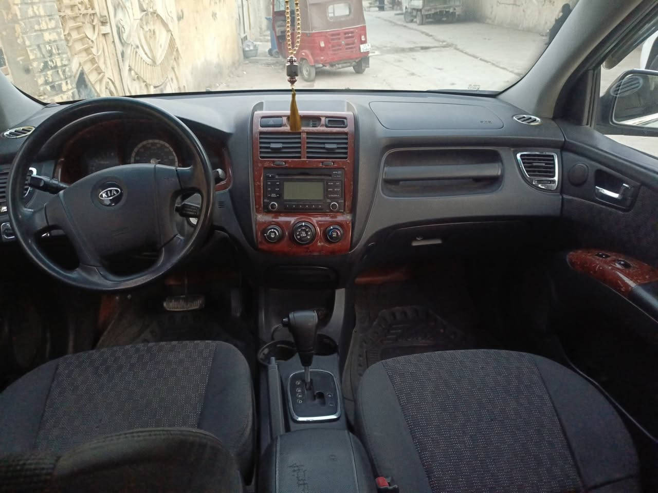 سلام عليكم سبورتج موديل 2007 مكينه 200 تبريد شغال تخم تاير مكينه وكير مكفولات سياره جاملغ امدل وارد امريكي مصبوغه حزام اذر جراد بدون ضربه السعر 86 رقم الهاتف ***********
