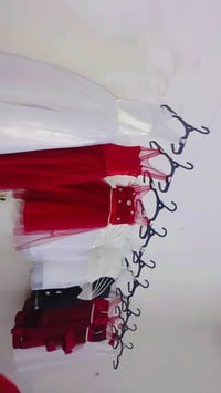 يوجد بدلات اعراس وفساتين اطفال وبنات للبيع جمله ومفرد التواصل ع الوات ...