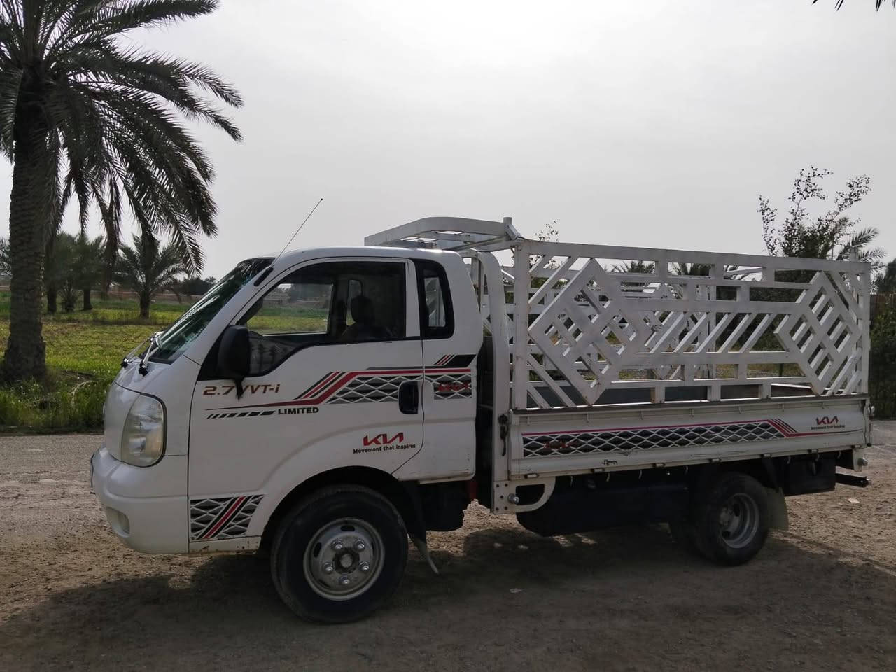 سلام عليكم
للبيع.  كيا فحل 4000 مفتوح  موديل 10 رقم واسط انكليزي سنويه لـ 28 تخم تاير تبريد ثلج مكينه خير من الله محور 14 استد 27 
الاستفسار اتصال ***********
