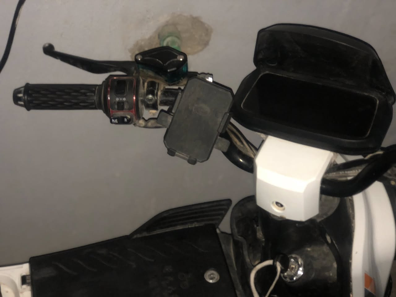 السلام عليكم للبيع دراجه شحن دراجه جاهزه ماناقصهه شي فقط الجامرلغ الامامي واكع وموجود بلبيت 
السعر ٤٠٠وبيهه مجال او مراوس بدراجه كير


**إذا كنت صاحب هذا الإعلان وتريد حذفه لأي سبب، رجاءا أرسل رسالة إلى الدعم الفني**