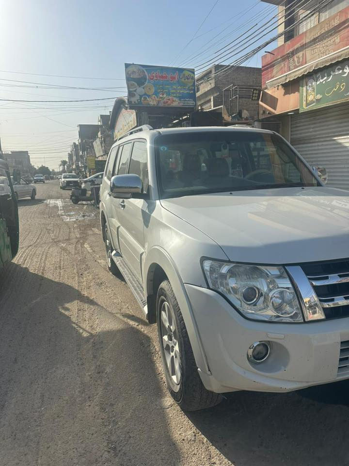 باجيرو موديل 2013خليجي كفالة عامه حتى دعاميات شرط فحص محرك ٦ سلندر ٣٥٠٠ ممفتوح برغي ... ماشيه ١٥٧ الف حقيقي !
مواصفات// فتحة. كشنات جلد و كهرباء. شاشة 
مرايه كهربائي. حساس. فور ويل. تبريد مركزي.
سيارة على وضع الشركه
السعر 155$
مكان بغداد حي الاعلام ***********
