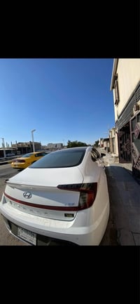 السياره خليجيجه موصفات عاديه بيها ويل كب حديث رادار مكينه 2500  ضربتها...