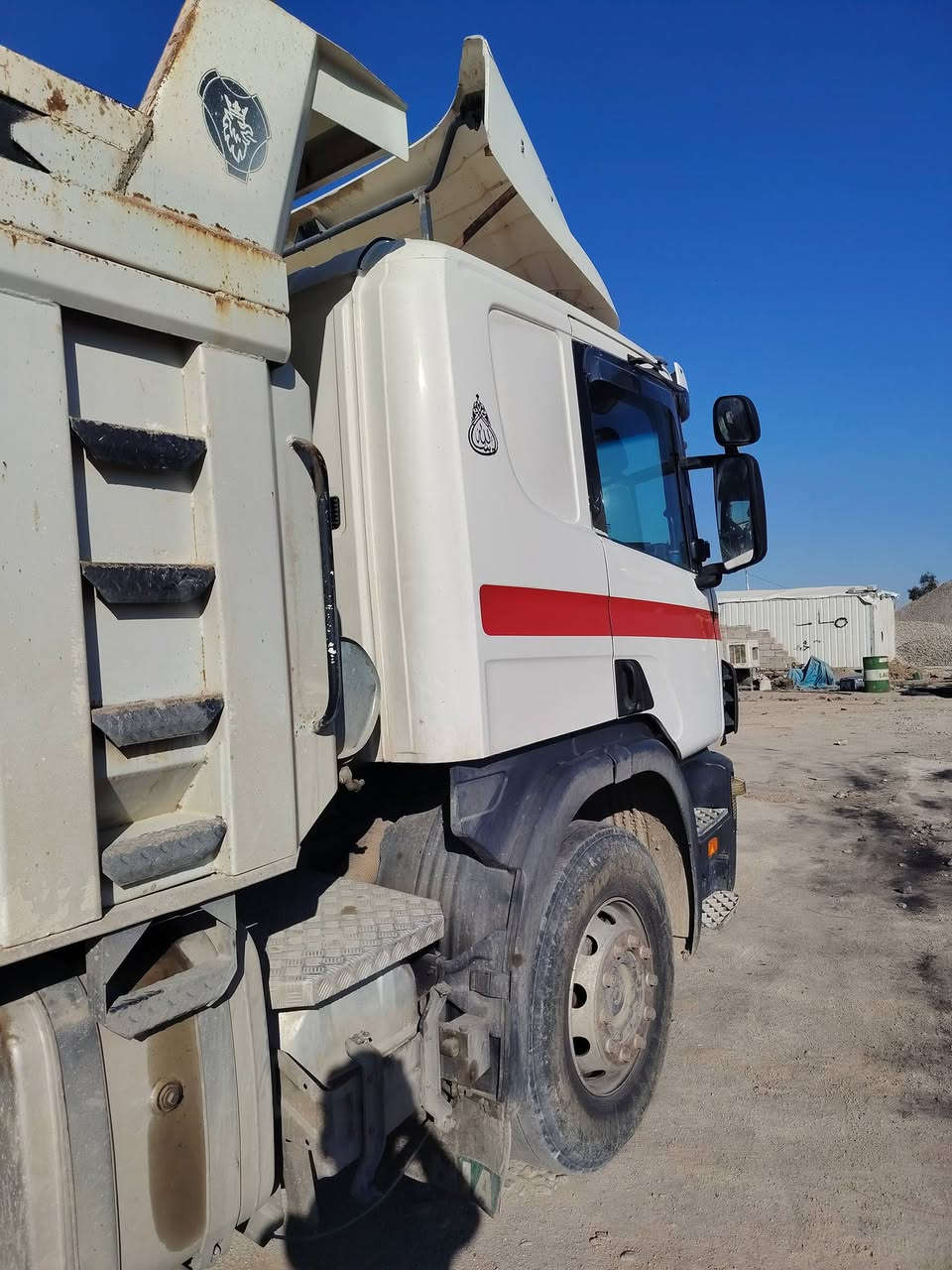 سلام عليكم للبيع أسكانية بومة موديل 2002 سحال جوب موقع موصل أسكي موصل أستفسار ***********
