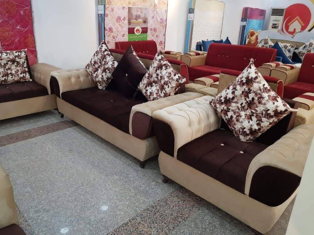 سلام عليكم اني اسوي حسب طلب القنفات اي موديل بالكم  مكاني محافظة الديوانية قضاء الحمزة الشرقي ع شارع العام قرب البانزين خانة رقمي 
***********
