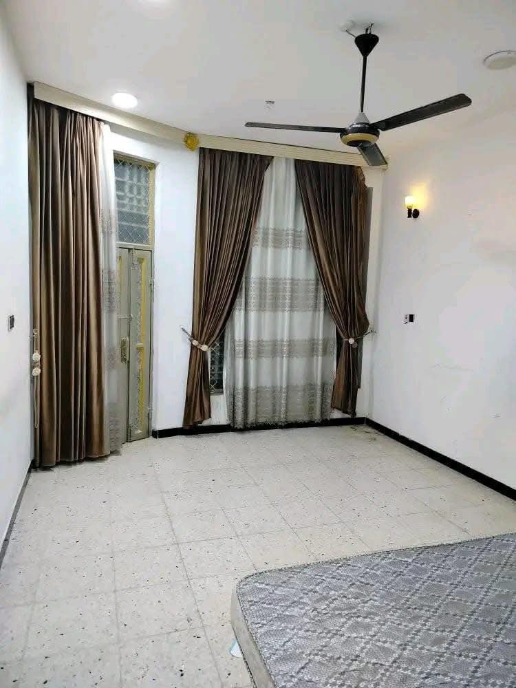 دار #للايجار

الموقع / البكرلي
شارع الطوارئ

المساحه /١٤٠ م

بناء حديث 
طابقين 

يحتوي على / ٣ غرف نوم / صاله / هول / مطبخ 
مجمع صحي 

مبلغ الايجار /♦️٤٥٠ الف♦️
للاستفسار اكثر/

📲 ***********
