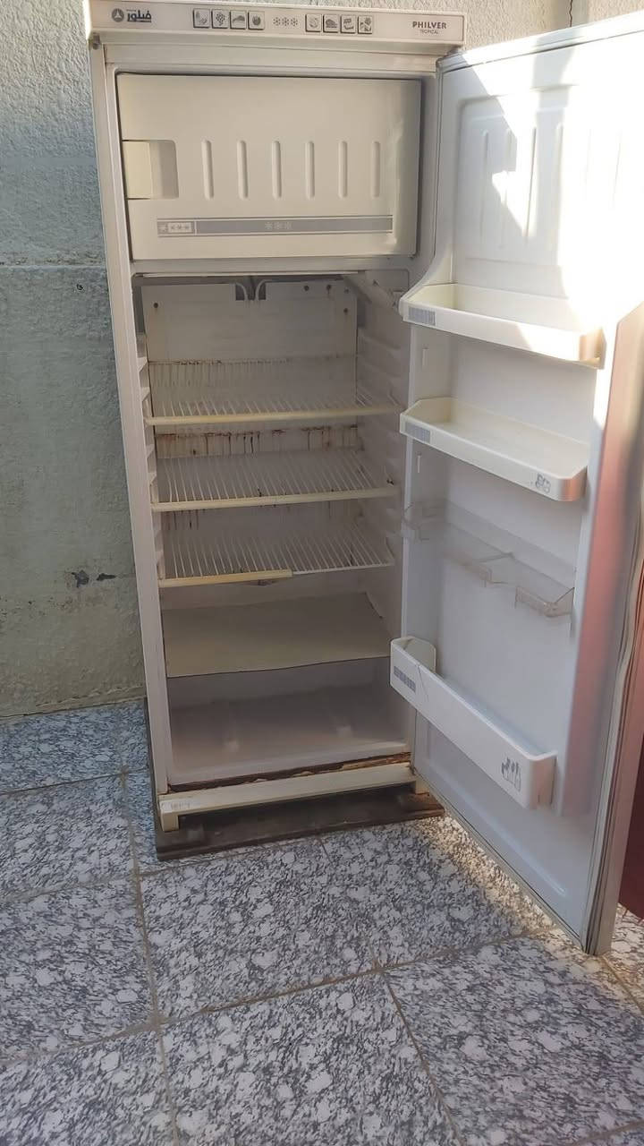 أغراض مستعمل للبيع للإستفسار الاتصال على الرقم هاتف***********
