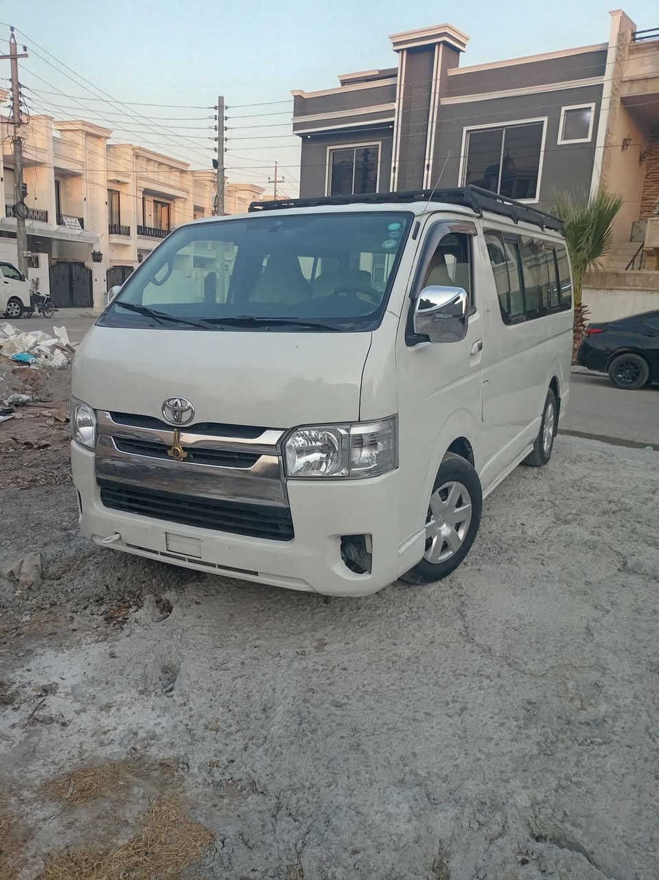 هايس2008 بؤياخ عام
گێڕ مه كينه اكسل به شه رت 
غازي توركي ده رگا كاره باييي 
هه زه و فه حسي نؤيه 
دوو په له مه عجوني هه يه 
وكالة و به ناوكردن به شه رت 
***********
