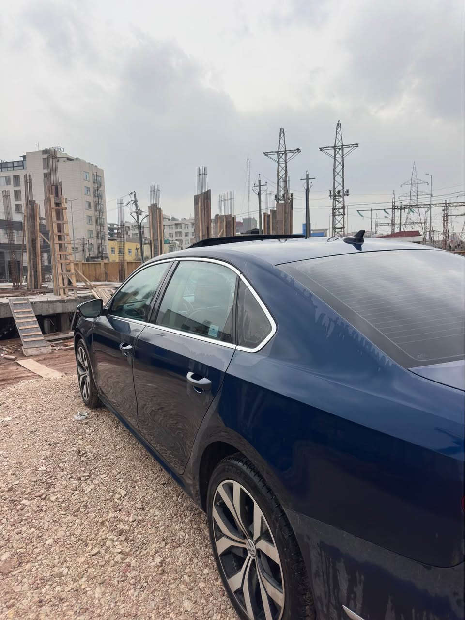 للبيع…
ڤولگس واگن باسات 
الموديل 2018
رقم دهوك التحويل بشرط 

ضرر السيارة :١ قطع  جملغ امامي 
بدون دواخل و بدون ايرباكات بشرط 
گير محرك بشرط ما مفتوح
لا صوت ولا صرف ولا نفخ 
السيارة فقط 70 mil ماشية

المواصفات ….SE
✅بصمة
✅سلايت
✅تشغيل عن بعد
✅كشن جلد 
✅كهربائي 
✅هيتر امامي و خلفي  
✅لايت زنون وحاجب
سندوق شفت ✅

رقم شاصي ( 1VWBA7A35JC036674 )

مكان السيارة: دهوك 
للاتصال :*********** 
 
السعر جداً مناسب 🔥✅ دهوك, العراق
