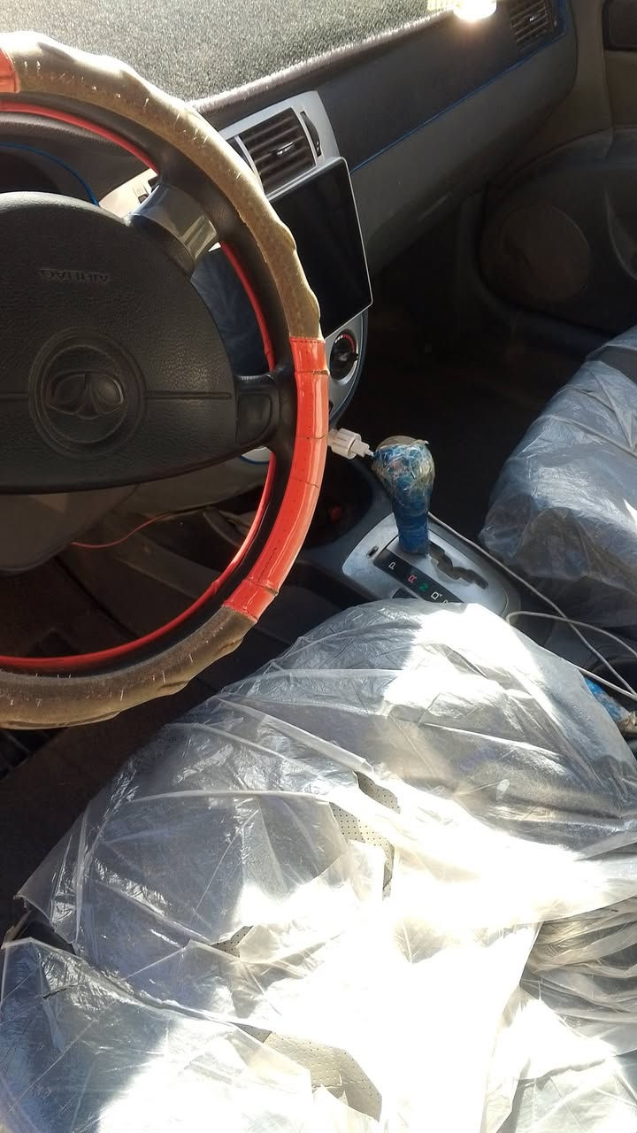 السلام عليكم دايو لاستي للبيع موديل 2008تبريد تدفئه شاشة حساسات كلها شغال رقم مشروع وطني تخم تايرات جديد بلادي لاضربه و لا صبغ السعر 60مكاني واسط ***********
