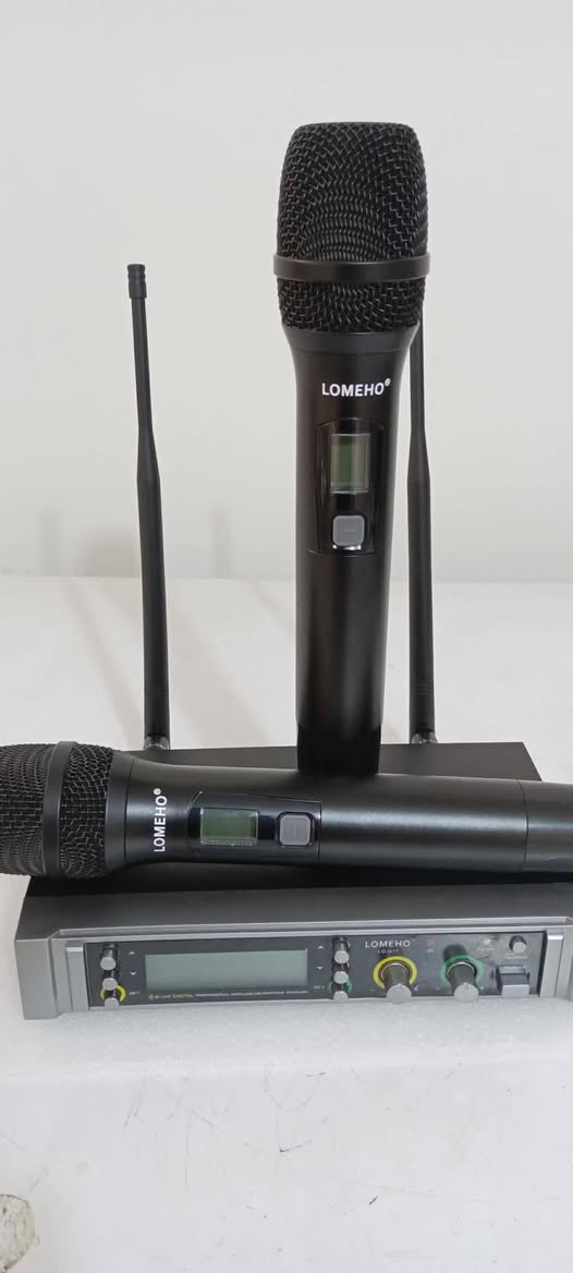 تابع الفيديو السلام عليكم ورحمة الله وبركاتة خدام الحسين مايكات لاسلكي دبل يده جديد بكارتونته وجيسه شرط صوت ونقاوه ودفع كلش راقي بمعنى الكلمه بي ميزه جداً راقيه مانع الصفير تابع الفيديو اي استفسار هذه رقمي ***********5 اخوكم وخادمكم ملا عصام الكربلائي
