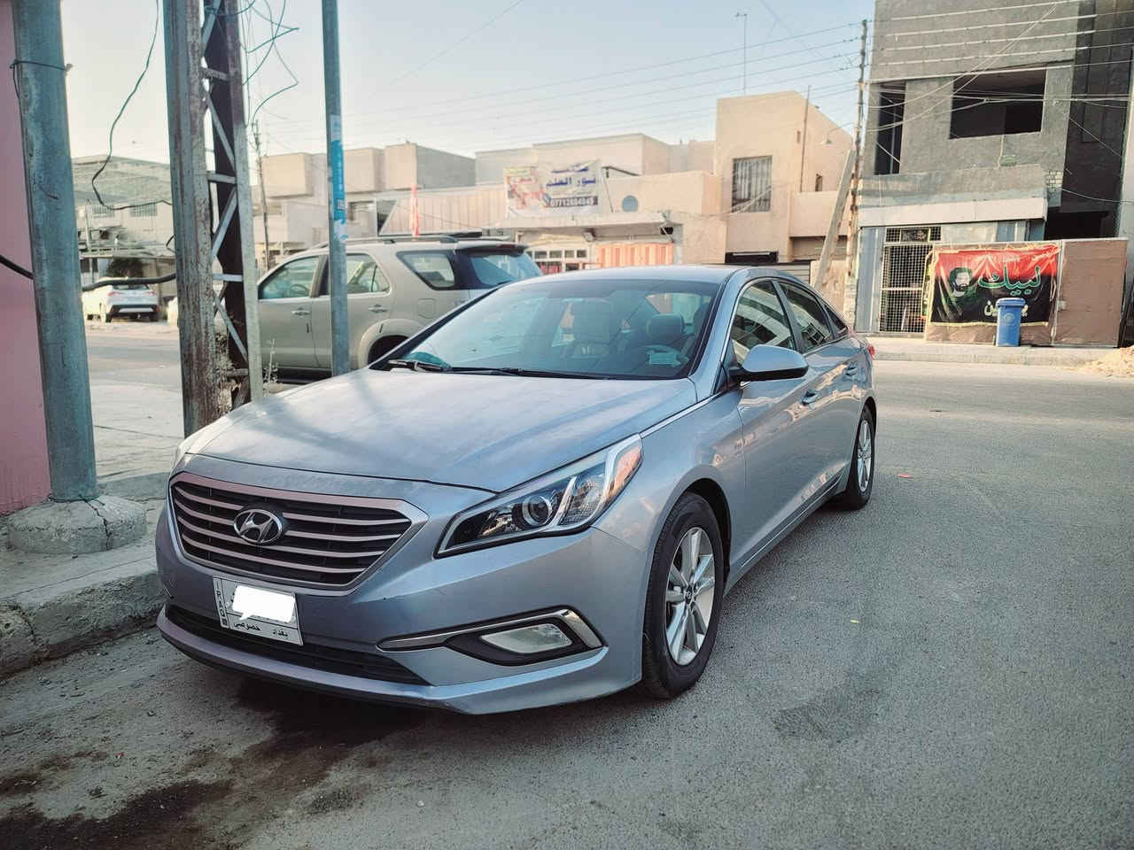 السلام عليكم
سوناتا 2017 امريكي مواصفات عادية رقم بغداد
محرك كير كهربائيات تبريد كله مكفول 
حادثه بسيط بدون اير باك 
رش بنيد وربع جاملغ 
عظمته حلوة وصدره ناعم 
ما بيها نقوص وترايك للبصرة روحه ردة 
للاتصال *********** + موجود واتساب
ختبرني وتدلل والسيارة باسمي عليه غرامه اني ادفعها
