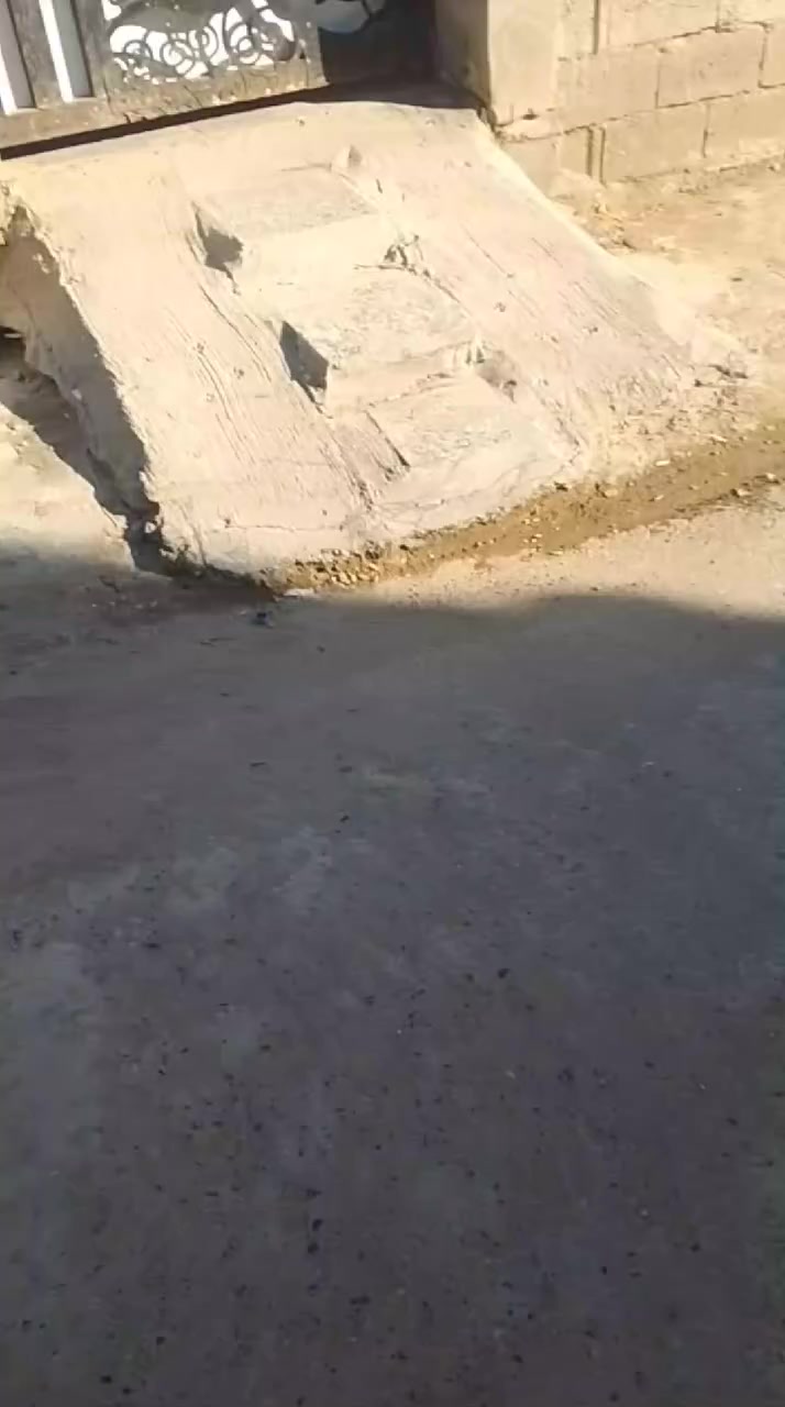 مرخصت الادمن بيت البيع هور رجب قرب جامع الزهري بل بداية يم الصيطرة المساحة 100 الستفسار ***********
