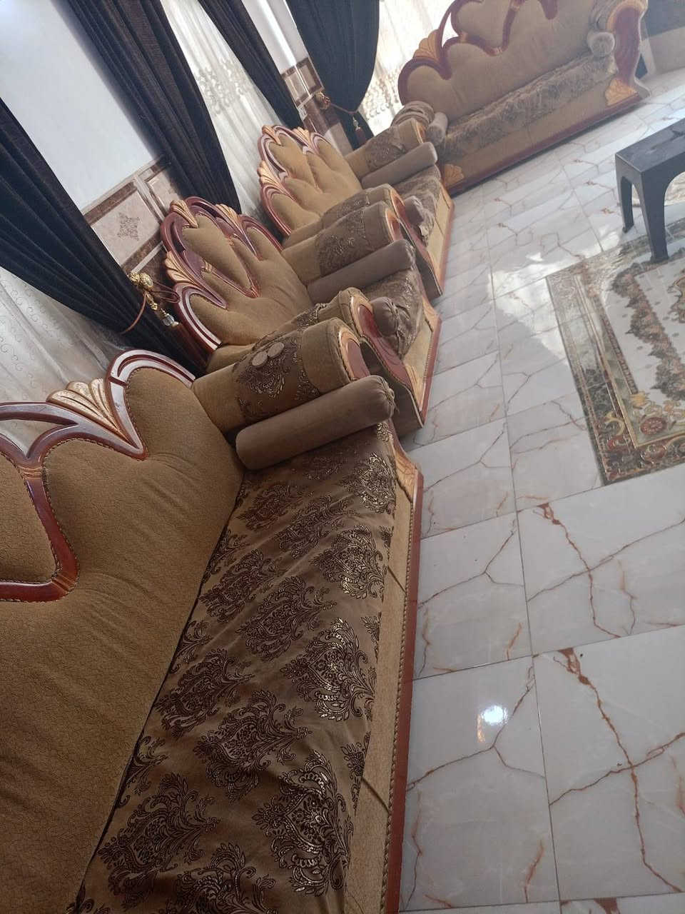 السلام عليكم ورحمة الله
تخم قنفات تزكام عشرين مقعد ابو
التاج شغل درجه اولى
كربلاء طويريج
***********
السعر 450 ألف وبيها مجال قليل حك الجيه
