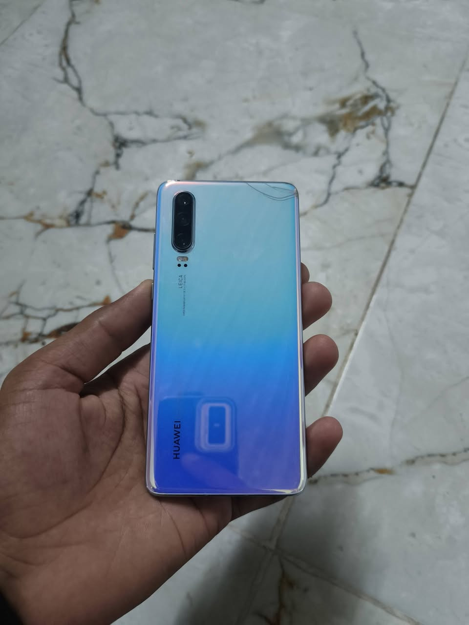 السلام وعليكوم البيع فقط هواوي بي 30ذاكره 128رام 6 معالج 980كيرين ببجي 60فريم شرط الجهاز نضيف بصمه بل شاشه بل شحن فول كاميره زوم 30 ملاحضه بي فطر بل لمس مايثر بل استخدام باقي شرط ما مفتوح السعر 110 بي مجال حك الجيه مكاني، ايمن
