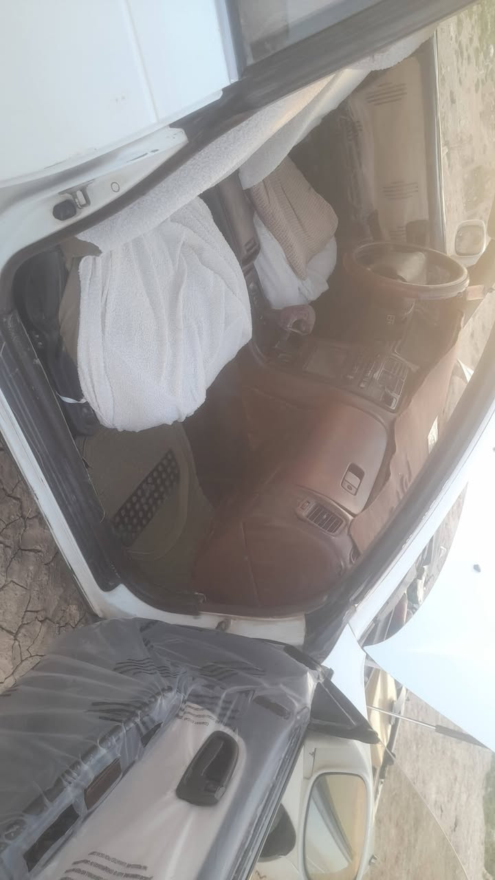 السلام عليكم 
مارك نفخ للبيع
 سياره جاهزه
 رقم بغداد بسمي 
 كير جديد محرك ونجي 
تبريد شغال شاشه كامره
 احزام جماليه
اتصال ***********
او مراسله وات ساب
سياره بسمي
سعر 70 وبيه مجال
