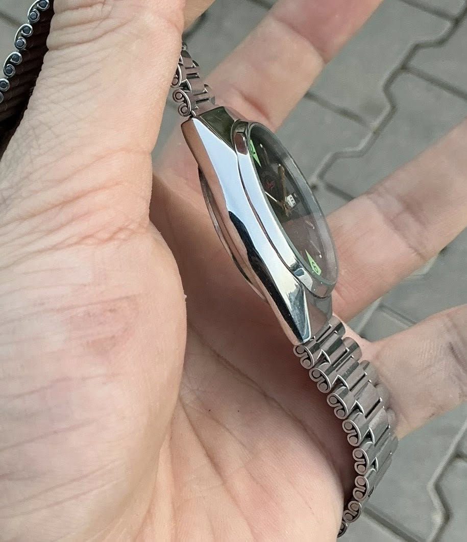 السلام عليكم ساعة وستن سويسري اصلي 
انتاج قديم 
نظافة فوق الممتازة
تاريخ شهر ويوم
مكينة 17 حجر
سير معلم وستن
175 الف


**إذا كنت صاحب هذا الإعلان وتريد حذفه لأي سبب، رجاءا أرسل رسالة إلى الدعم الفني**