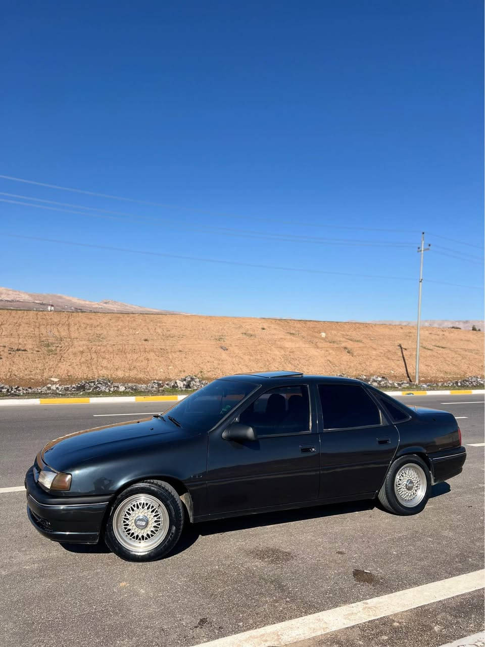 opel vectra 1991
سةيارةكة رةقةم هةوليرة سةنةوي ساليكة بةسةر چوة 
سةيارةكة كامل مةسروف كراوة 
مةكينة ٢٠ گير عادية
گيرو مةكينة بة شةرت 
تةقةو رةقةي بة شةرت
پيش و دواي كةپسة
وردةكاري و كامل كارةباي گياني ايشةكات
تاية و ويلي bbsنوي بو بةستراوة
بوياخيكي رةقةم كراوةتةوة بو جواني 
بو زانياري زياتر تةلةفونً بكةن
*********** كويسينجاك, أربيل
