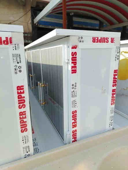 سلام عليكم وصول وجبه جديده في مزاد لأخوين العنوان المفرق الطرق والجسور مقابيل العزات بن تجه رايح عليه المفرق السعر اب 325 وبي مجال الاستفسار *********** كونترات جديد مترين والسنك مترا و30 يتوفر الالوان
