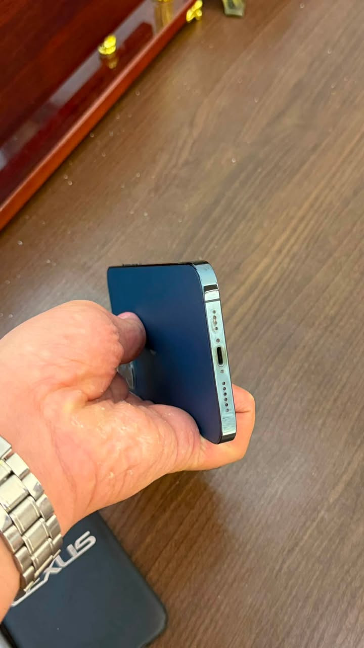 📱 للبيع | iPhone 12 Pro Max
🔹 السعة: 128GB

🔹 دبل سيم كارت

🔹 نسبة البطارية: 78%

🔹 الجهاز نظيف جدًا

🔹 غير مفتوح 

🔹 ما يعبر هوا

      السعر٤٢٥ الف وبي مجال

📞 للاستفسار والتواصل:

***********

***********
