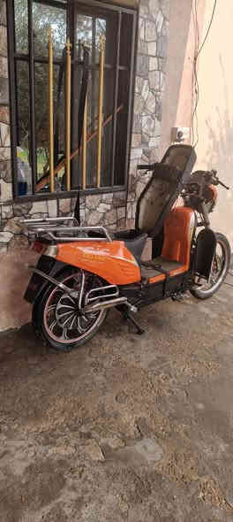 دراجه شحن للبيع العنوان بغداد سويب الشرطه الخامسه السعر 500الف رقم تلفون ***********
