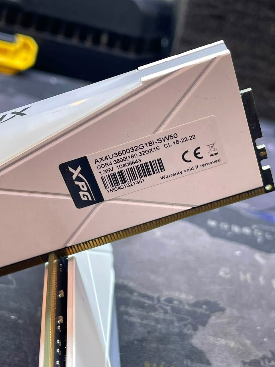 رامات للبيع من النوادر
32gb  x4=128gb ddr4 3600mhz
Xpg white 
القطعة الوحدة 32 كيكا
بتردد 3600 رجب ابيض
ما ابيع قطعة وحدة 
لو قطعتين لو اربعة 
يعني لو 64 كيكا
او 128 كيكا
ضمان فحص فقط 
توصيل غير متوفر 
***********
بغداد شارع الصناعة مجمع النعمان 
سعر القطعتين 600 الف 
سعر ال4 قطع كلهن ب1،100،000
