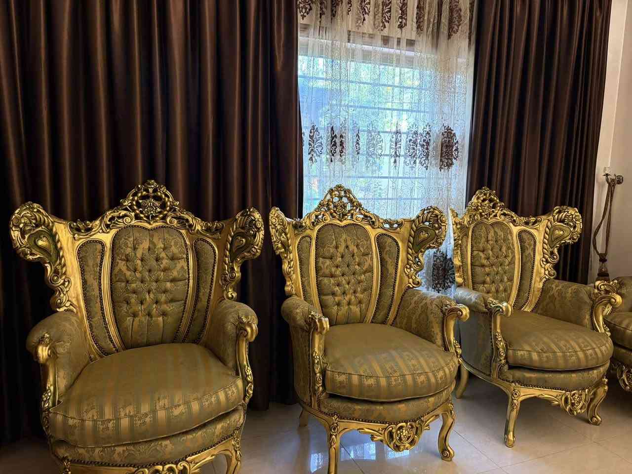 تخم ملكي مصري دمياطي للبيع
التخم حالته كلش ممتازة
استعمال كلش قليل  ( اخو الجديد )
المكان حي الجامعة 
قنفتين + ٤ كراسي
للتواصل 
***********
السعر مليون وربع وبي مجال
