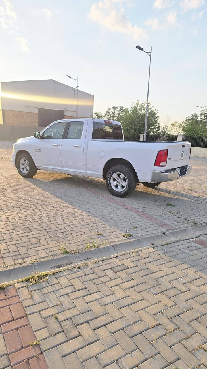 دوچ رام كلاسيكو1500
السعر 175 💵💵ورقه وبيها مجال

موديل 2017 رقم سليمانيه سياره بدون حادث بس بيها صبغ كلير امريكا سياره محرك 6 بستم تو ويل 

اربع تيارات جديد ثانويه رقم جديد لغايه 2031 

العنوان كلار***********
