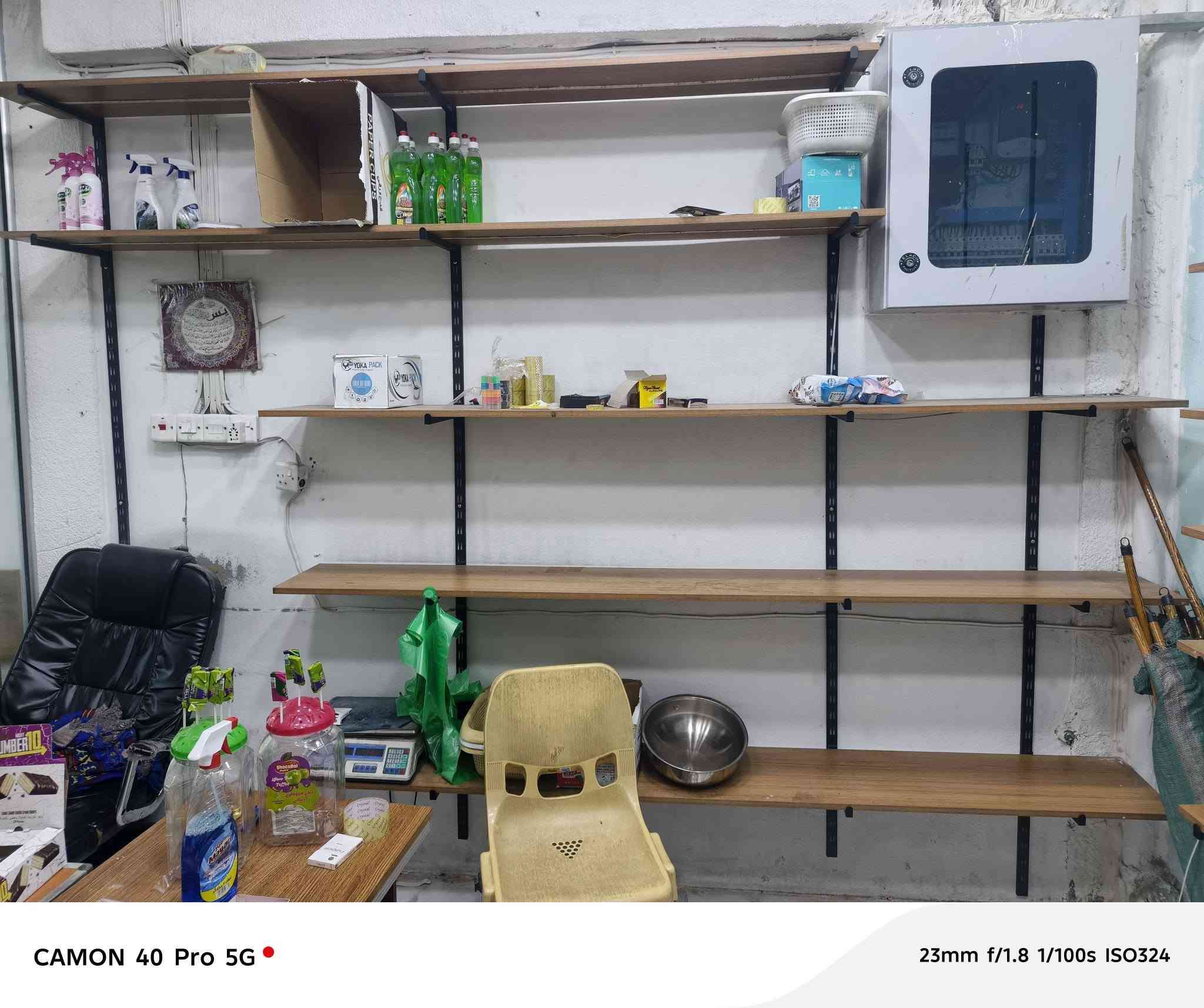 السلام عليكم
رفوف خشب للبيع مال محل 10 قطع 
الطول 240 والعرض 30
***********
