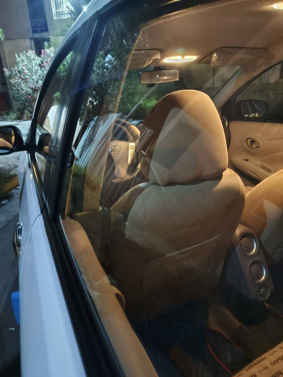 سلام عليكم اخوان نيسان صني
2025  بيه باب اليسار الخلفي حسب ماموضح بالصورة ..
اربيل انكليزي وكاله تحويل حاضر 
السعر120وبيه مجال 
ماشيه 33 الف 
العنوان بغداد  للستفسار 
***********
