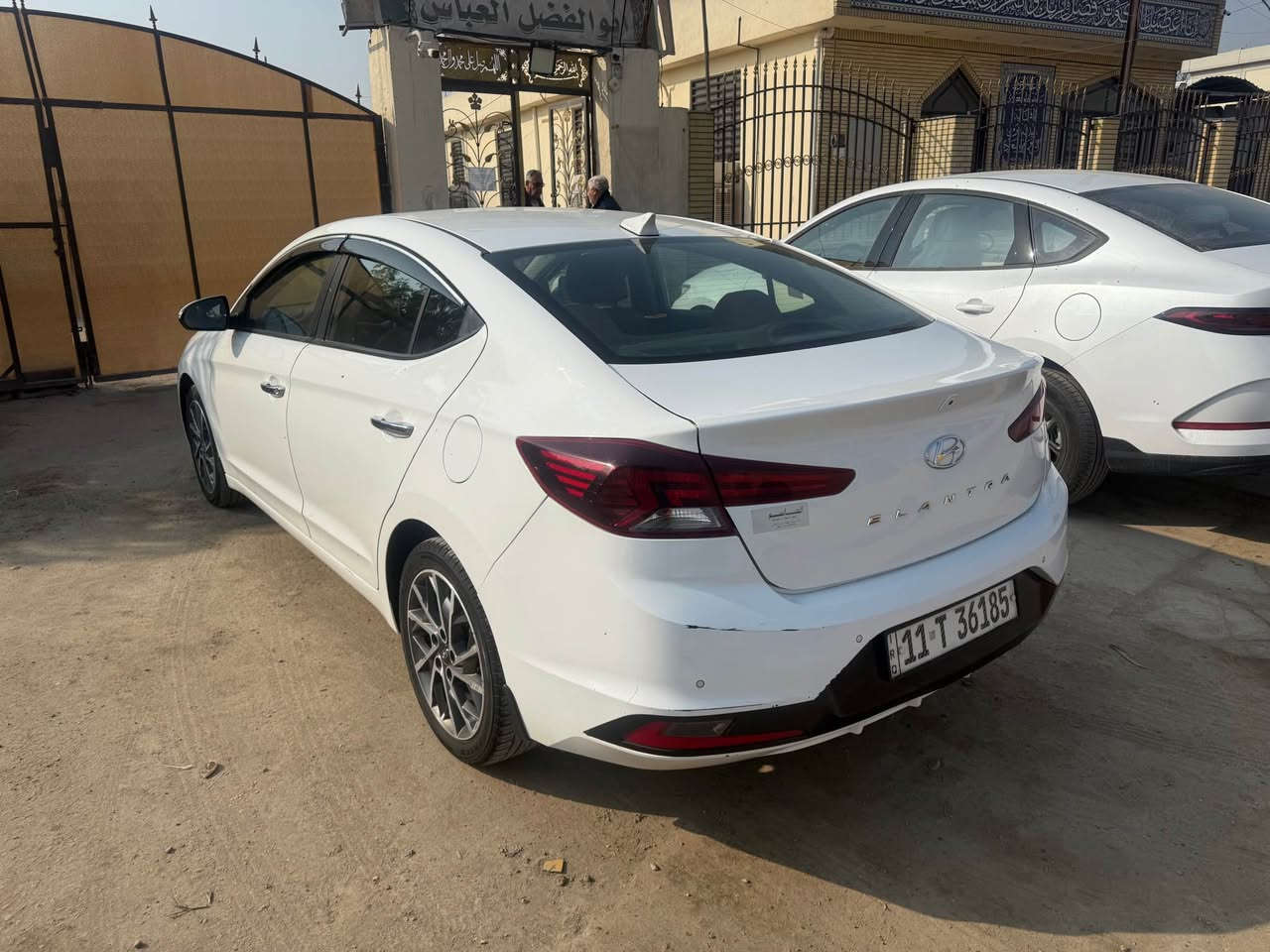 السلام عليكم 
للبيع
هونداي النترا 2020 خليجي
فولللل مواصفات 1/1 الاسمارت  سيارة مكفولة كفالة عامة من الصبغ من الشواصي  من ظربة سيارة بلادية  واستخدام شخصي فقط شخوط خفيفة ب الباب الخلفي موضح بصور  وتبديل رواجز بسبب الدهن خليته  طلع مغشوش 
السعر: 165$
تعال شوف سيارة وبيك خير وتدلل
ماشيه:129 km الف 
1- بصمة عدد 2✅
2- سلايد - فتحة ✅
3_محرك 2000 دوش ✅
4_كير At✅
5_حساس خلفي & امامي ✅
6_كاميرا خلفيه أمامي +داش كام بلادي ✅
7_شاشة كبيره اندرويد✅
8_تحكم أستيرن جهتين✅
9_وضعيات قيادة متعدده 4 وضعيات (ايكو +نورمل +سبورت + سمارت)✅
10_كشنات جلد لونين✅
11_مري شفط نضام ترحيب ✅
12_صندوق بصمه ذكي ✅
13_لد نهاري✅
14_تبريد قطعتين ✅
15_ويل كب/ويل كروم/✅
16_سببير غير مستخدم ✅
17_يدات نيكل✅
18_مدخل AUX+USB/بلوتوث….✅
19_شاشه عرض الاعطال ✅

العنوان / بغداد / تقاطع الدرويش/ حي التراث
هـ/*********** بغداد, العراق
