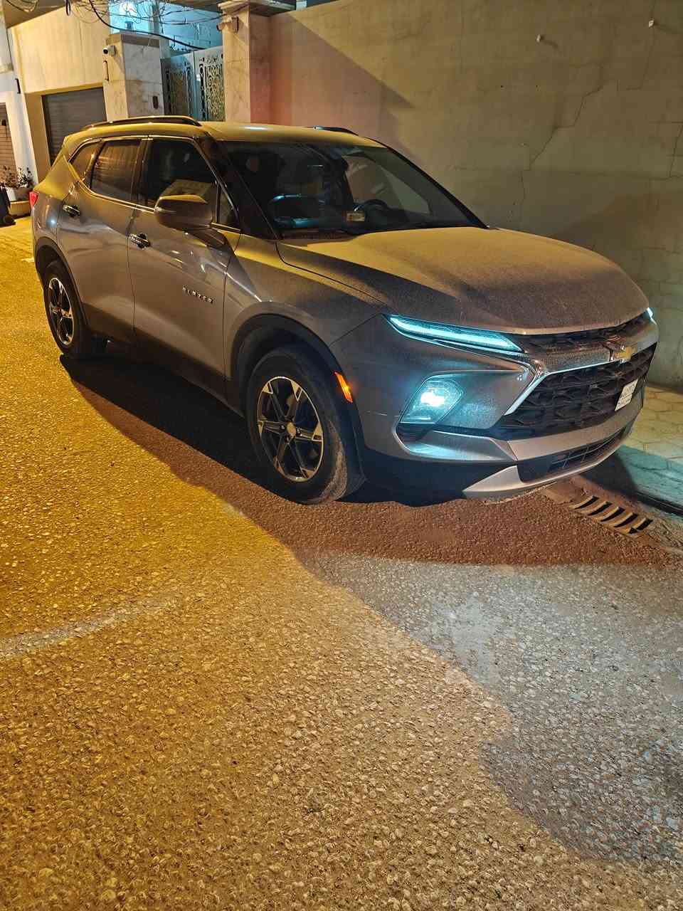 سلام عليكم عندي سياره بلايزر 2023 لون سفر 3lt مكفوله من الصبغ و التبديل فول من كلشي ماعدا الفتحه الحادث بالويل الأيسر الامامي . 6 ایرباكات طاكة تترقم جميع المحافظات سعره بي مجال ١٩٥ ورقه مكاني نجف

***********
