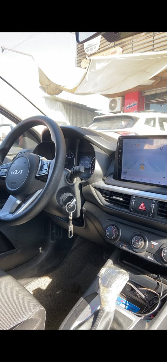 كيا سيراتو 2024 خليجي
ماشية  40.000 km محرك 2000 دوش
السيارة مكفولة كفالة عامه شرط الفحص والسونار 
شاشة ابل كاربلاي واندرويد والمواصفات الباقية الاعتيادية السيارة جديدة وبأسمي تحويل ثاني يوم 
السعر / 175$
*********** مكاني بغداد
