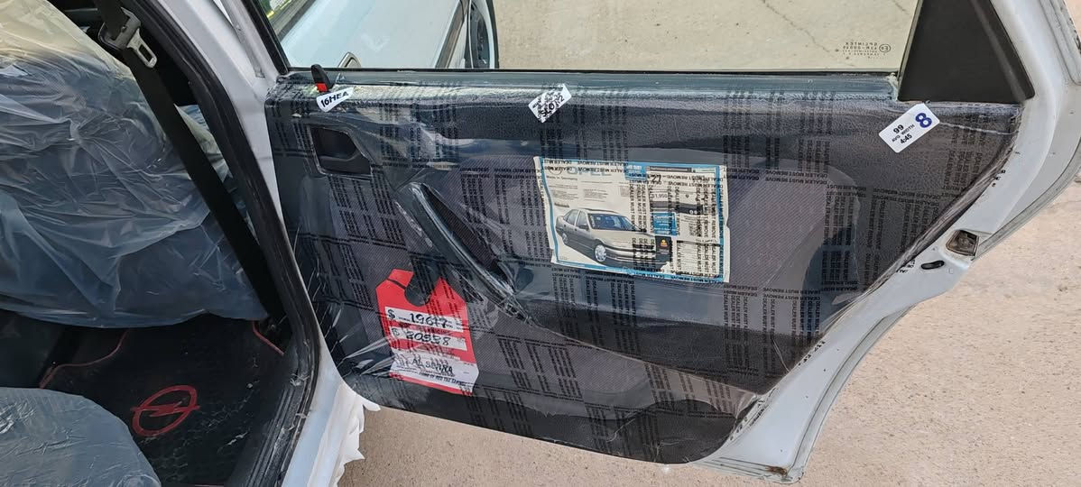 رمضان مبارك
اوبل فكترا موديل 1992
محرك20 كيرعادي
جامات كهربائي 
بريك ABS
سلايت كهربائي شغال 
سنويه جديد 2030 رقم وانكليزي شرطة تحويل ثاني يوم بطاقة بانزين بي 
بي قطعتين صبغ فقط بدون تبديل كهربائيات كلها شغال تتفيه شغال
اربع تايرات جديد
صدرامامي والخلفي زين

عنوان كركوك
***********
***********
إذا شراي خابر ماجاوب تعليق
وتدللل
