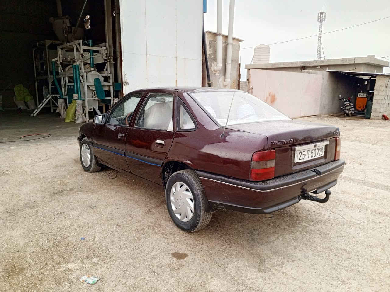 فكترا موديل 92رقم كركوك سنوية جديد هزة جديد بطاقه بنزين محرك حجم 18كيرشرط كلشي شقال  كهربائيات مكان داقوق سيارة شرط بدون حادث فقط جمالية سعر 45بي مجال ***********
