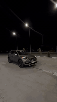 السلام عليكم 
سنتافيا للبيع2018
مواصفات sport 
كشنات جلت 
تدفأه كشنات
بردات خلفيه 
اشاير مري 
رادارات جانبيه
لد امامي 
شاشه جبيره 
3انضمه قياده 
كامره خافيه دواره 
بصمه 
محرك 2400
مكان السياره بغداد 
بيهه ٦ قطع صبغ ابيع حزام السياره مكفوله من شواصي او لغود 
السعر ١٤٢وبيهه مجال
***********
