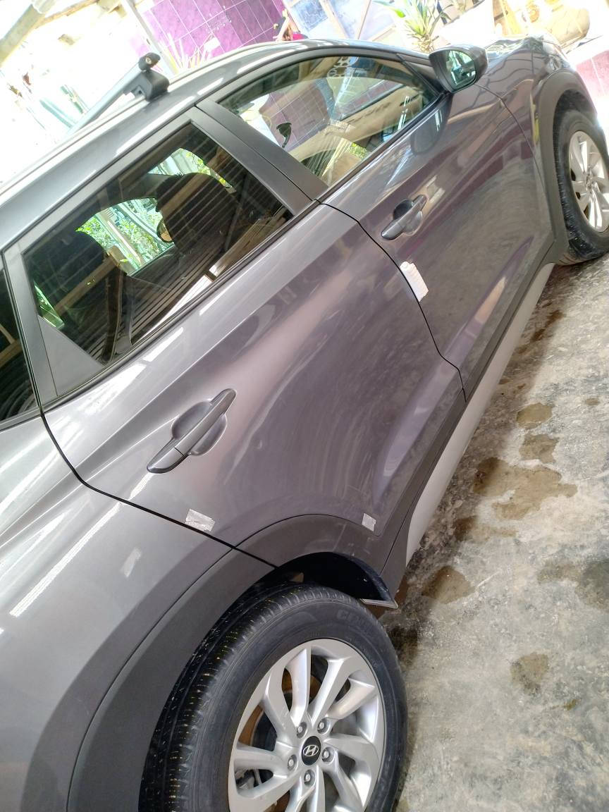 السلام عليكم ورحمة الله وبركات
سيارة توسان للبيع الموديل17 اللون فيلي
رقم انبار سياره ليبل واحد ممبدل بيه لو قطعه فقط حادثه حلك البنيد ومعمر بدون نفتح بلادي.   بيه صبغ شبر باب صدر اثر رصعات فقط بدون دواخل. وشخط صغير باب سايق فقط. محرك مكفول لاتنقيص ولاتبخير. كير مكفول بلادي. منظومه تبريد جديد تخم تاير جديد بلاد والشراي يجي يشوفه ويدلل سياره نص مواصفات سعر 160بيه مجال
مكان الرمادي
***********
يرهم بيع او مراوس بسياره عاليه وفرق
