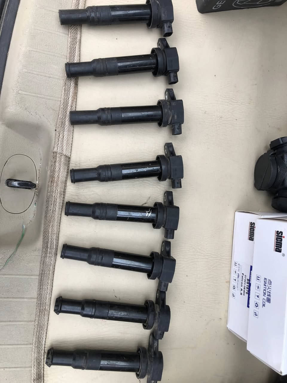 السلام عليكم مجاول سنتافيا 2009 محرك 6 سلندر 2700 تفصيخ وجديد  التفصيخ القطعة ب7000 والجديد ب10،000 للاستفسار ***********
