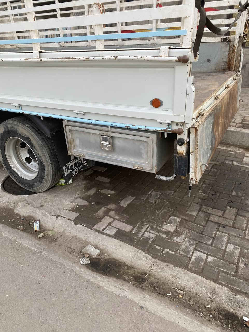 السلام عليكم حدادية كاملة حدادة جلال للبيع محجر وتفرعاتة صناديق وثلاجة اتصال على الرقم *********** ابو عزيز
