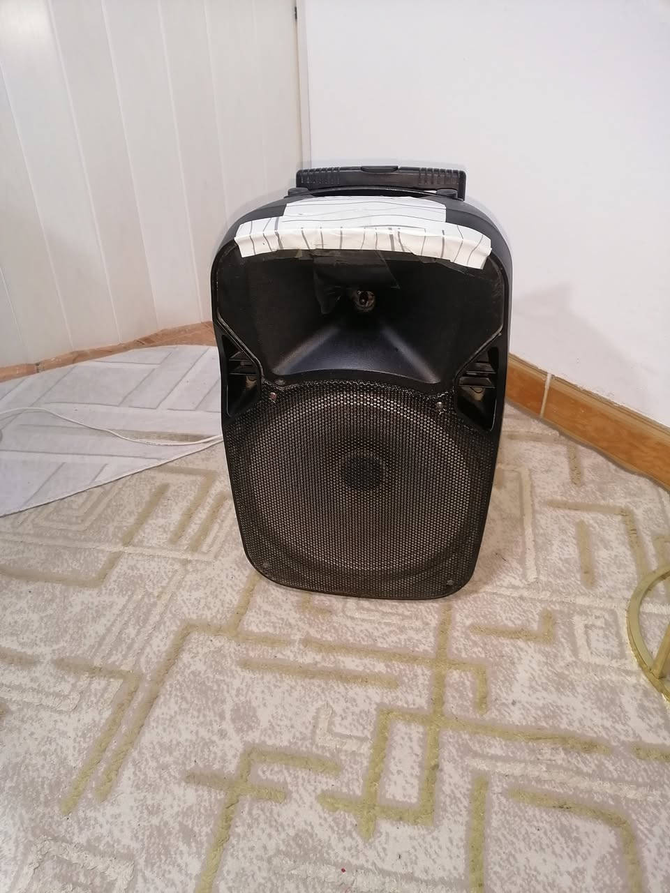 ديجي صوته كلش قويه بس البطاريه تعبانه يشتغل بس كهرباء سعره 45 شغال مابي اي عيب بس تبدل بطاريه وذا تريد بس كهرباء بشرط التصال ***********
