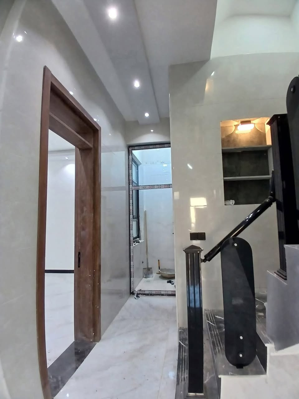 🌟 دار للبيع في حي البساتين، بغداد
- مساحة: 100 م²
- طابقين
- 4 غرف نوم + استقبال + مطبخ + 4 صحيات
- واجهة: 7م، نزال: 14م
- طابو زراعي ملك صرف، سند 25
- 📍لمعرفة السعر اكتب (تم)
- الموقع: بغداد - حي البساتين - مدخل مجمع سبع ابكار
- موقع المكتب: حي البساتين - شارع الضباط مقابل ماركت فراولة 
- للاستفسار: *********** - محمد الركابي أو زيارة مكتب المصطفى للعقار حي البساتين شارع الضباط
