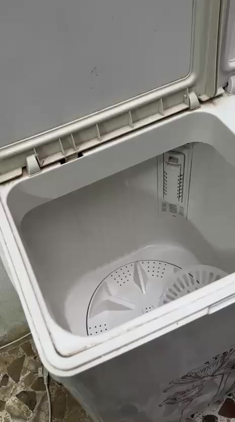 السلام عليكم للبيع غساله نوع نوال أستعمال قليل نضيفة السعر 175 ألف ***********9
