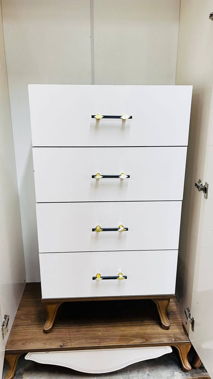 غرفه تركي كانتري 10قطع مستخدم درجه اولى برغي وچوي حديد وجك سرير مخزن ورجلين ارتفاع عن الكاع الكنتور وكل ملحقات الغرفه بسعر 900 الف مع الشد والنقل داخل بغداد للاستفسار اكثر ***********
